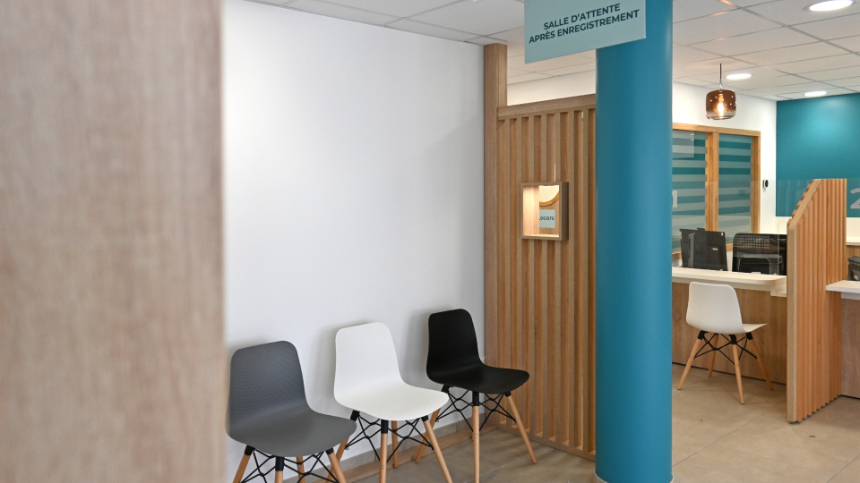 salle-dattente-apres-enregistrement-4016